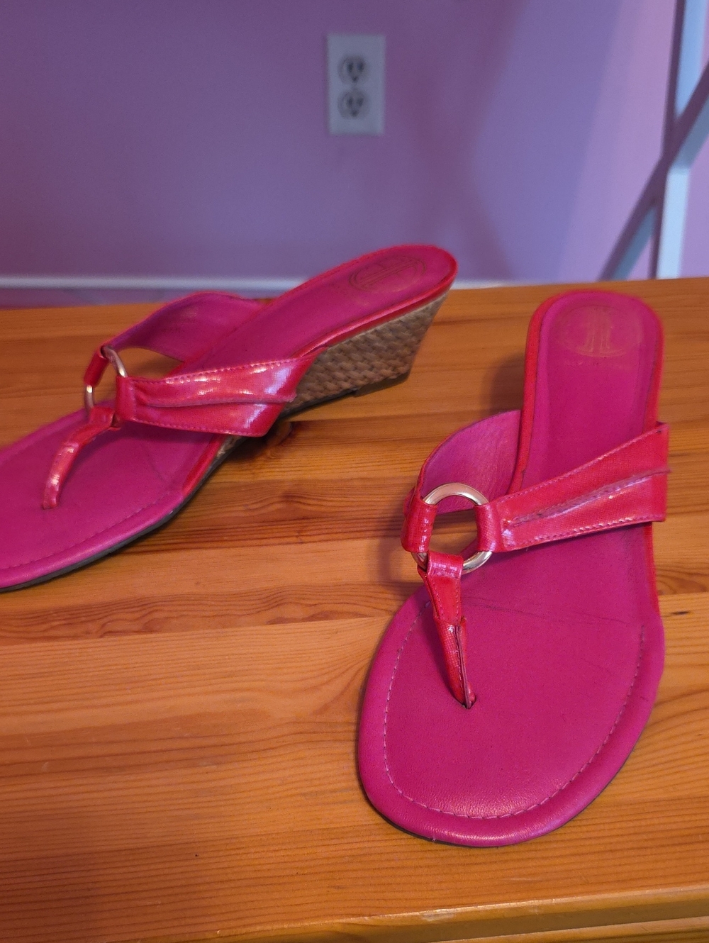 Lilly Pulitzer Women’s Hot Pink Wedge Thong Sandals